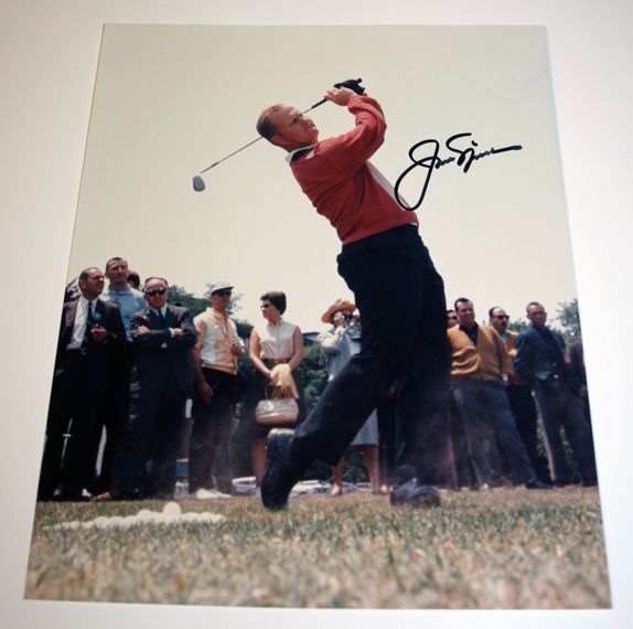 Jack Nicklaus signed 8x10 Photo. COA from JSA. (James Spence Authentication).