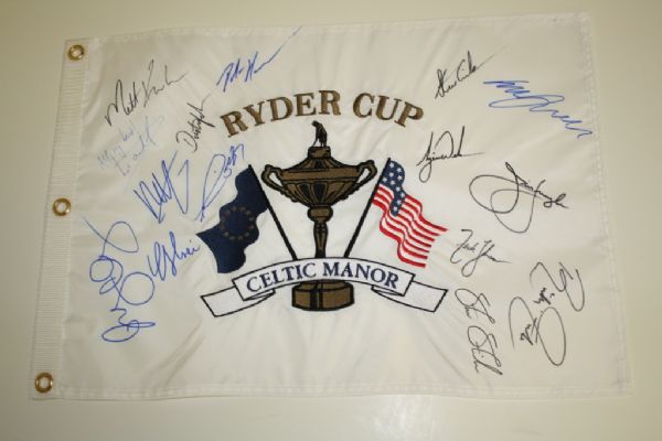 2010 Ryder Cup Flag with 15 Signatures JSA COA