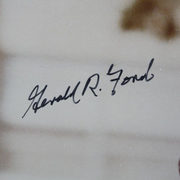 Gerald R. Ford Signed 10x12 Golfing Photo-38th President-JSA COA