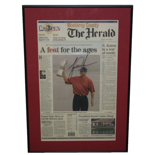 Tiger Woods Signed 'The Herald' - US Open Victory 2000 - Holding Trophy