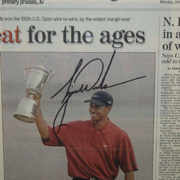 Tiger Woods Signed 'The Herald' - US Open Victory 2000 - Holding Trophy