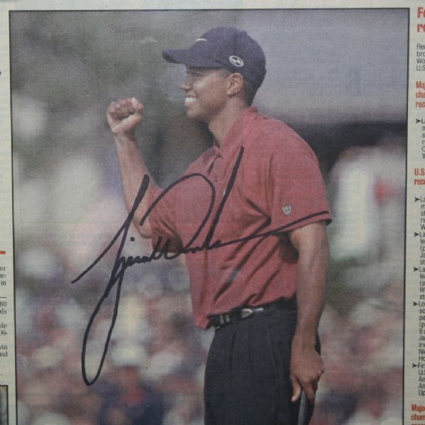 Tiger Woods Signed 'The Herald' - US Open Victory 2000 - Fist Pump