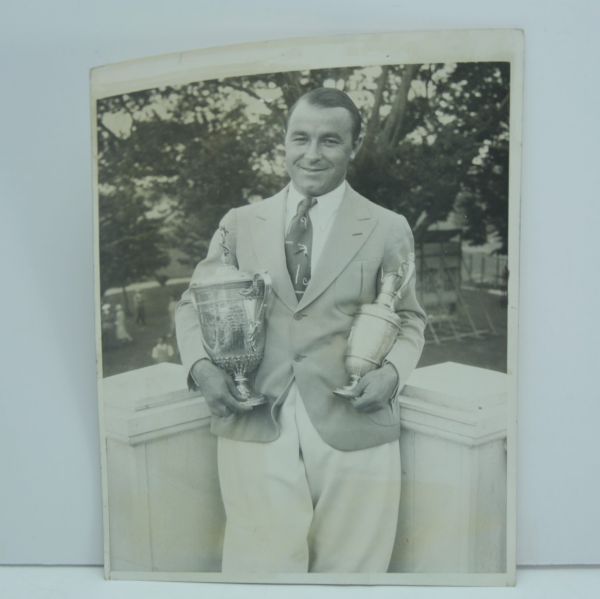 Gene Sarazen Trophy Presentation Wire Photo - Closeup 12/17/1932