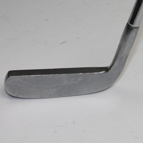 The Wilson 8802 Putter - Palmer Made Famous - Original Grip with Shaft Band
