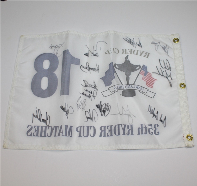 2004 Ryder Cup United States Team Signed Flag - Steve Jones Collection JSA ALOA