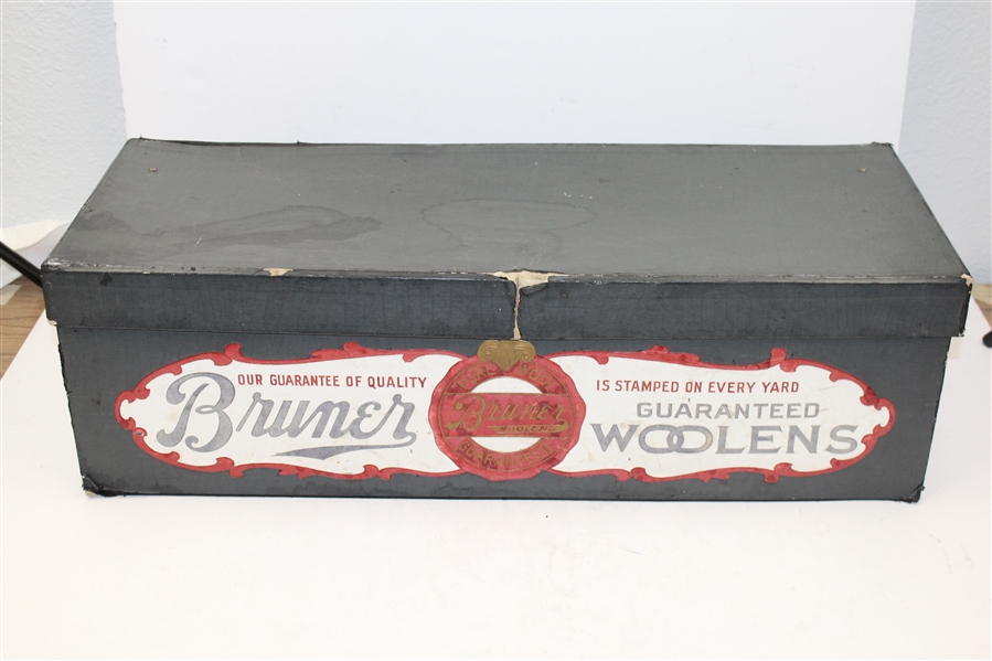 Vintage Bruner Woolens Display Fold-Out Box with Multiple Colored Golf Scenes