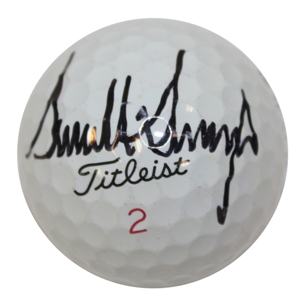 Donald Trump Signed Golf Ball PSA/DNA #AC07615