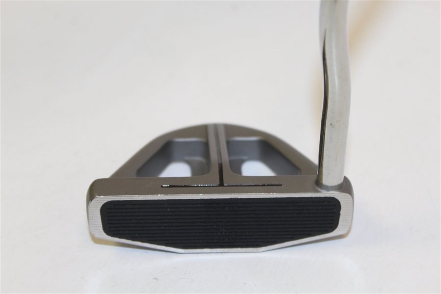 Bobby Grace Hole Seeking Material Pat. Pend. Mallet Putter with Headcover