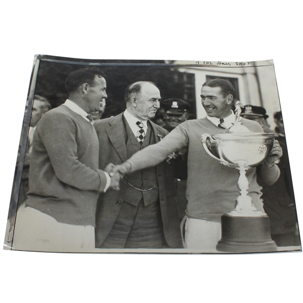 1928 PGA Championship Black and White Wire Photo - Espinosa and Diegel with Trophy