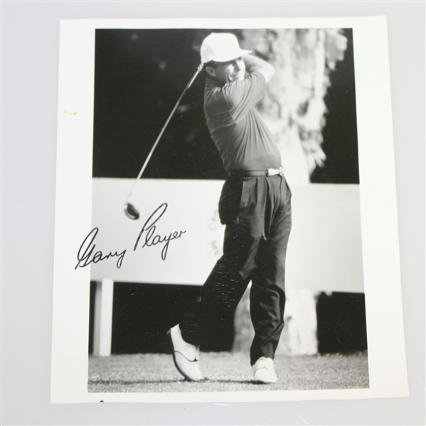 Gary Player Signed 8x10 Photo with 2005 President's Cup Program JSA ALOA