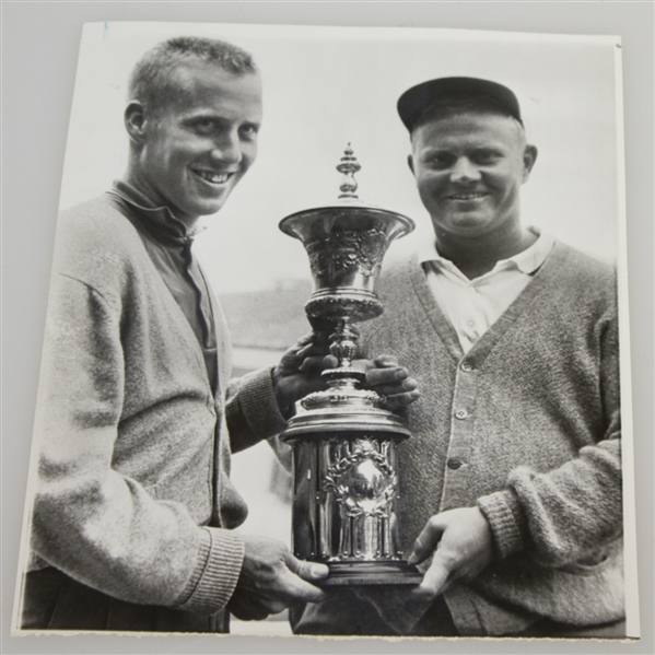 Jack Nicklaus Original 1961 US Amateur Trophy Shot Wire Photo - 9/17/1961