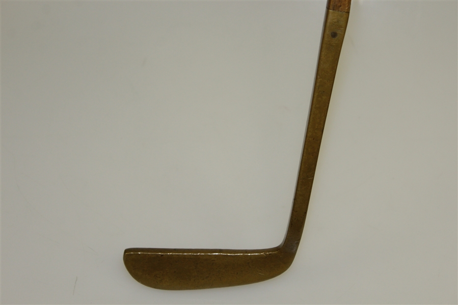MacGregor Craftsman 'Bench Made' Putter with Square Line-Rite Thumb Groove Grip