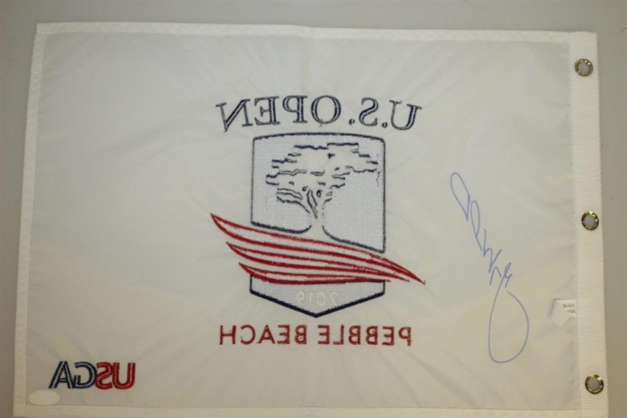 Gary Woodland Signed 2019 US Open Flag at Pebble Beach - First Major! JSA #EE39056