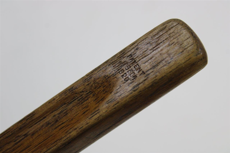 Circa 1920 Patent Huntly Thumb Groove Hickory Putter