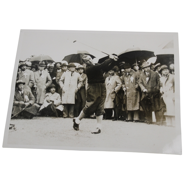 1937 Gene Sarazen Tokyo Golf Club Original 'Swinging In The Rain' Wire Photo