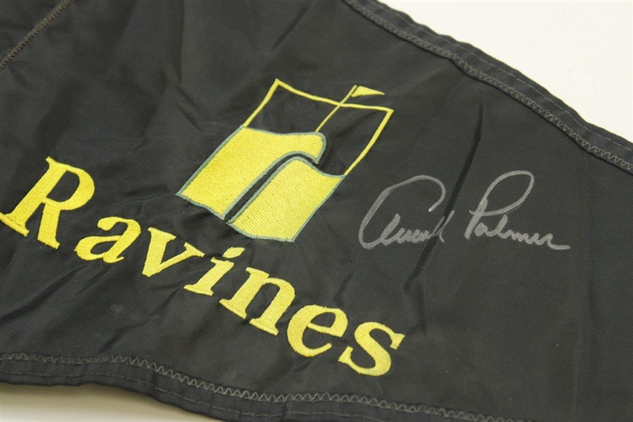 Arnold Palmer Signed 'Ravines' Black Pendant Flag JSA ALOA