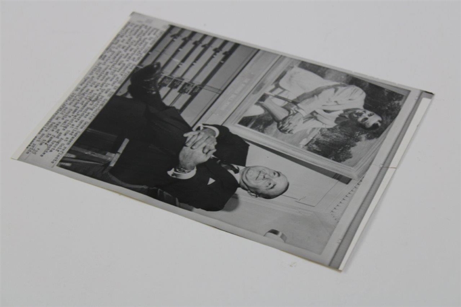 1960 Gene Sarazen 'Fixture in the Game' Reflects Pose in Portrait Press Photo