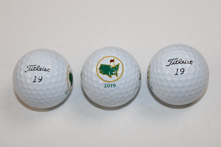2019 Masters Tournament Logo Berckmans Place Dozen PRO-V1 Golf Balls in Box - Tiger Woods