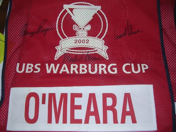 2002 UBS Warburg Cup Championship Used Caddy Bib from Mark Omeara Signed by Palmer, Player, Omeara