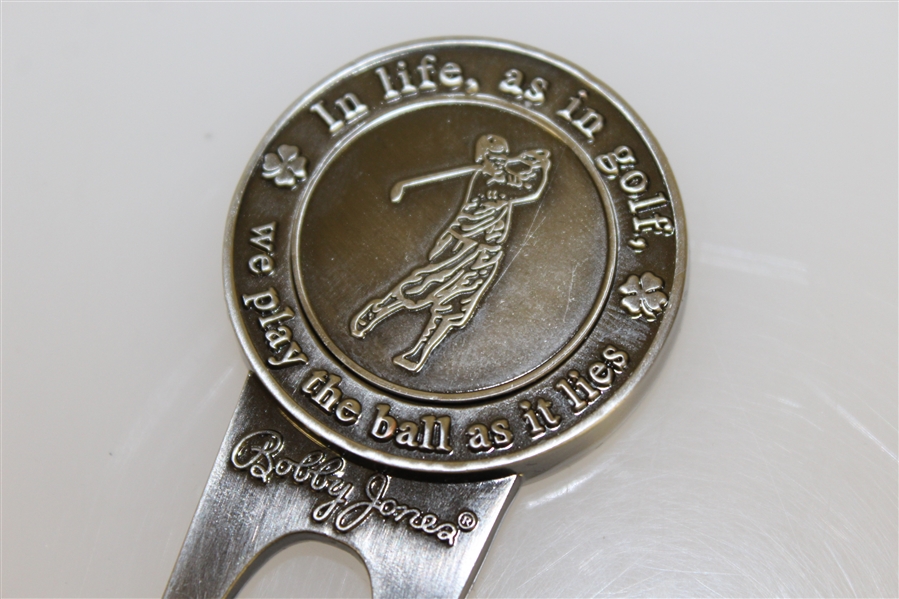 Bobby Jones 'Play the ball as it lies' Commemorative Divot Tool with Magnetic Ballmarker