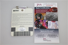 Vijay Singh Signed 2000 Masters Tournament Badge #Q07919 JSA #EE96304