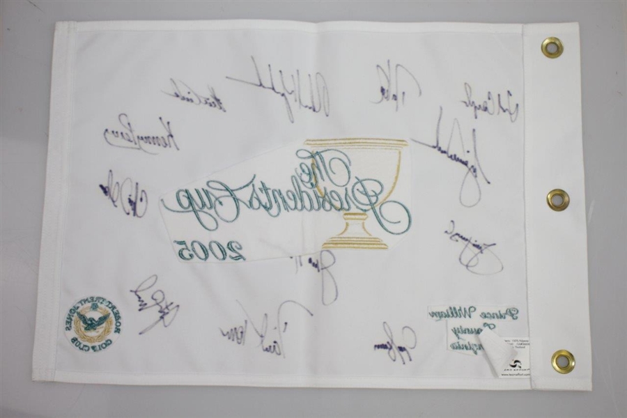 Ken Venturi's 2005 President's Cup US Team Signed Flag with Woods, Nicklaus, Mickelson, & others JSA ALOA
