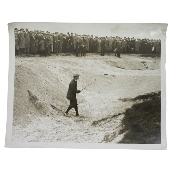 Duncan in The Great Golf Match - Gutty v Rubber Core Alfieri Picture Service Photo - Victor Forbin Collection