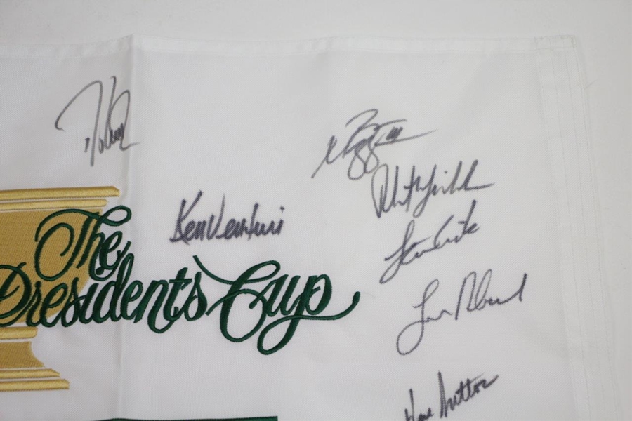 2000 The President's Cup Team Signed Embroidered Flag with Tiger, Phil, Venturi Captain, & others JSA ALOA