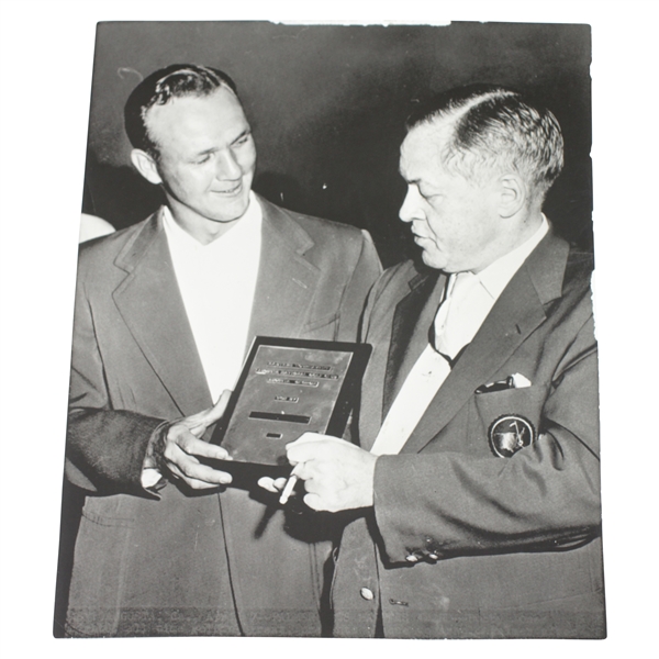 Bobby Jones Presenting Arnold Palmer Winner's Plaque 1958 Masters Tournament 7 1/4x8 3/4 AP Wire Photo