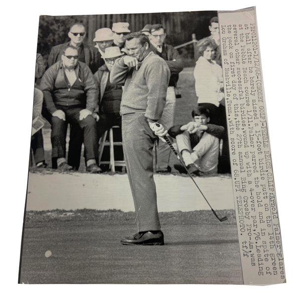 1968 Arnold Palmer Golfs at Bing Crosby Pro-Am Press Photo - 8 x 10