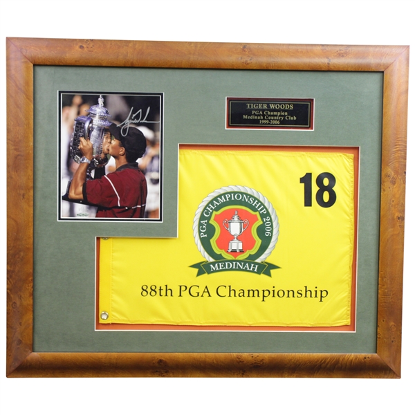 Tiger Woods Signed Ltd Ed 8x10 Photo 62/100 with 2006 PGA Flag - Framed UDA #BAJ24872
