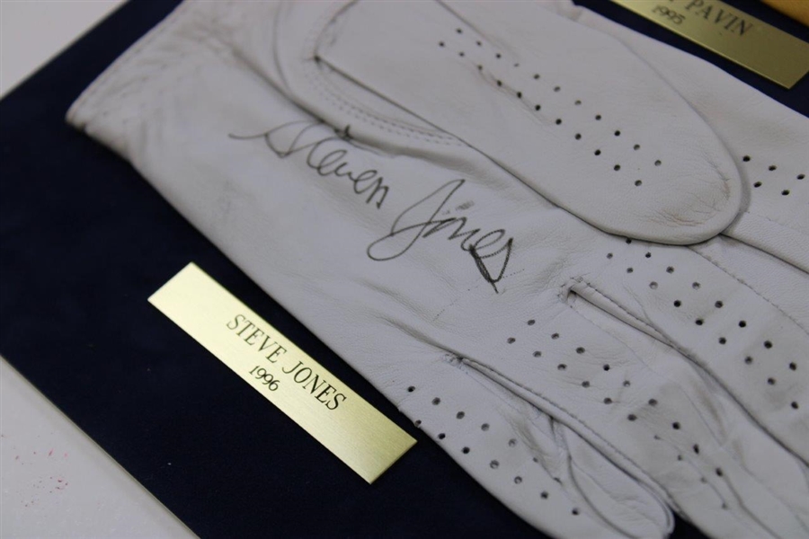 Tom Kite, Lee Janzen, Ernie Els, Corey Pavin & Steve Jones Signed Golf Glove Display JSA ALOA