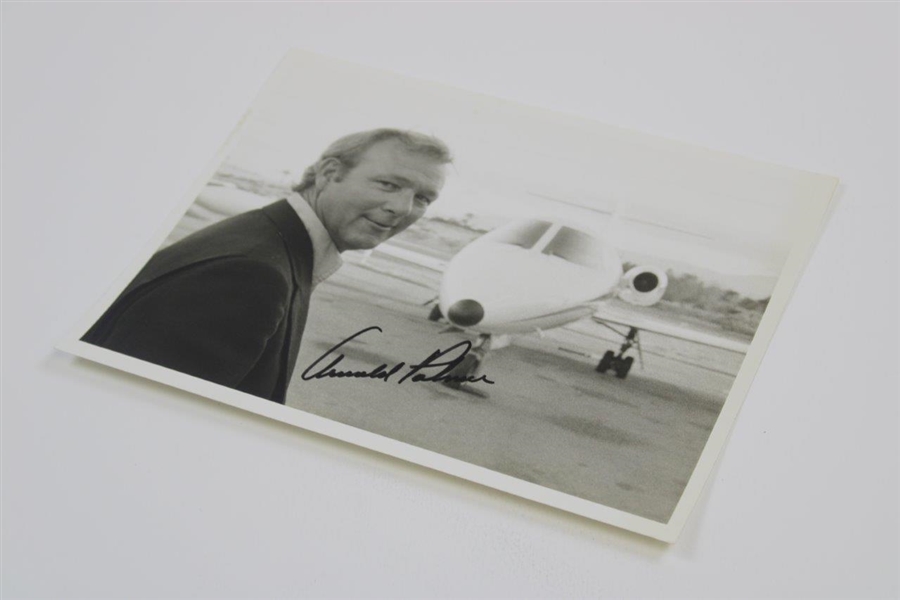 Arnold Palmer Signed Black & White Photo with Plane in Background JSA ALOA