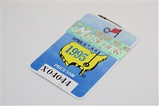 1995 Masters Tournament SERIES Badge #X04044 - Tiger Master Debut & Ben Crenshaw Winner