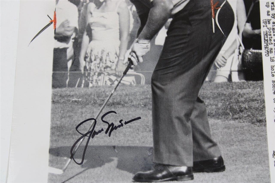 Jack Nicklaus Signed 1963 Palm Springs Classic Putting Photo JSA ALOA