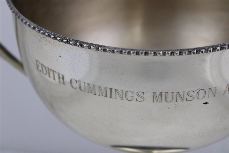 Edith Cummings Munson Award Trophy Presented to Elsabe Hefer in 1989