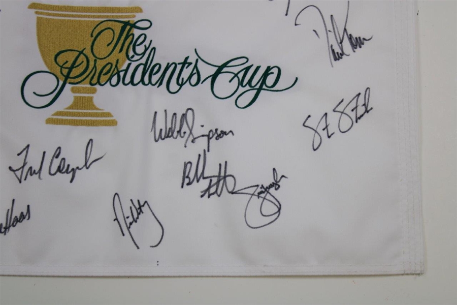 Woods, Mickelson, Johnson & others Signed 2011 The President's Cup Team USA Signed Flag JSA ALOA