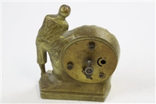 Vintage Golfer Putting Themed Clock