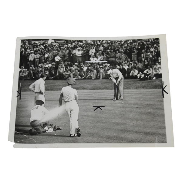 1945 Byron Nelson Putting In Atlanta Win Acme Wire Photo 
