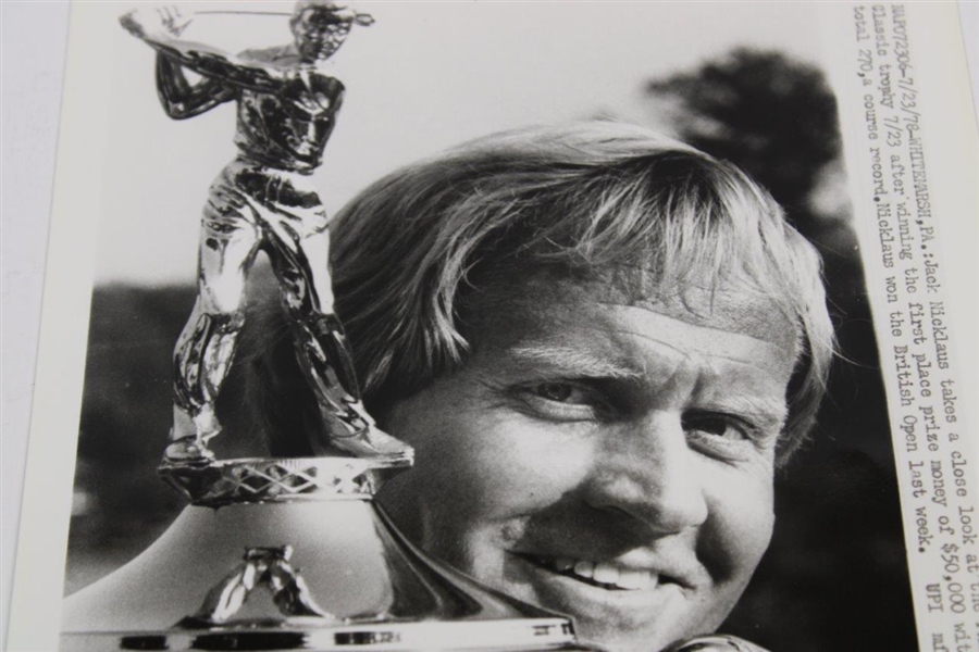 Jack Nicklaus Hoists Winners Trophy 1978 Philadelphia Golf Classic Wire Photo
