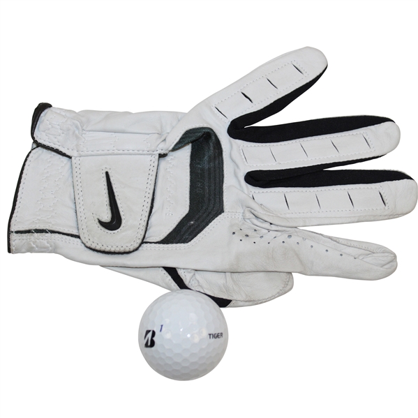 Tiger Personal Used Nike Golf Glove with Tiger Used Bridgestone 1 Golf Ball