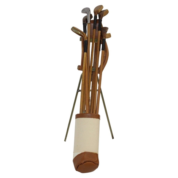 Wood Golf Bag & Clubs Standup Display