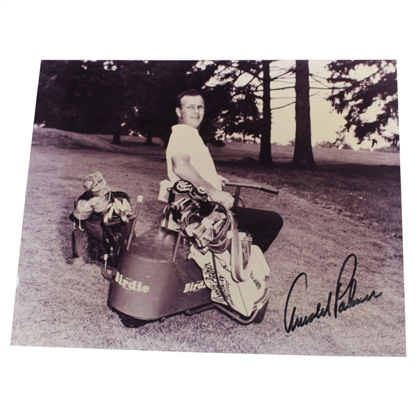 Arnold Palmer Signed Black And White Photo JSA ALOA