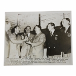 1947 Ryder Cup Acme Wire Photo Captain Ben Hogan Received The Cup