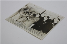 1947 Ryder Cup Acme Wire Photo Captain Ben Hogan Received The Cup