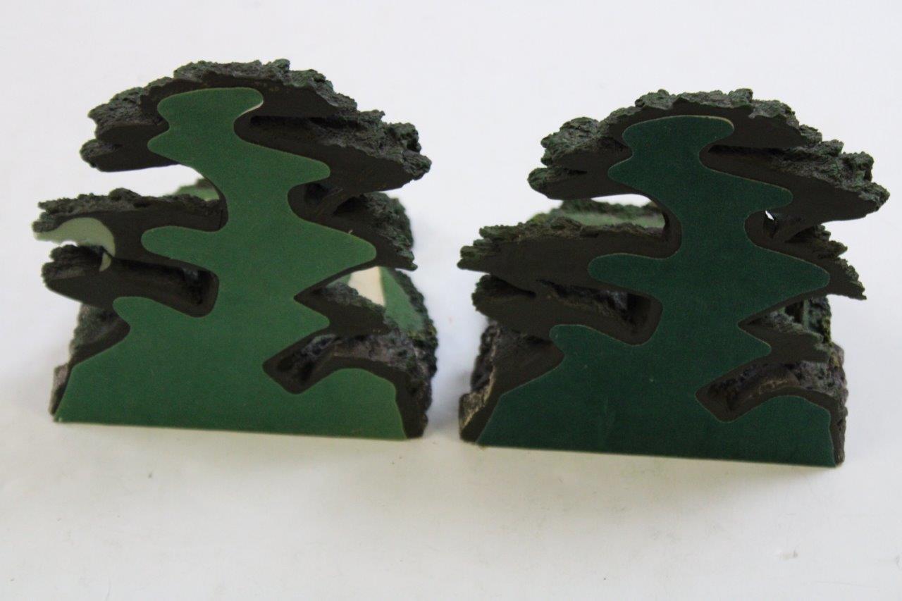 Lot Detail - Fairway Replicas Pebble Beach Golf Links Bookends