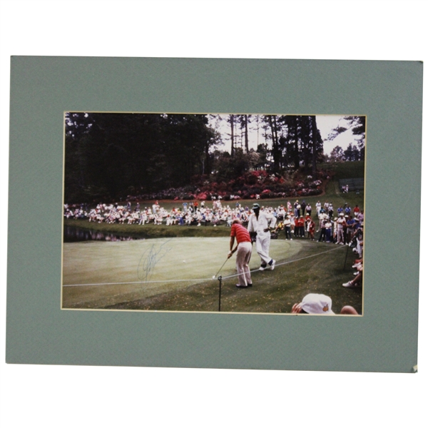 Ben Crenshaw Signed Color Chipping Photo at The Masters - Matted JSA ALOA