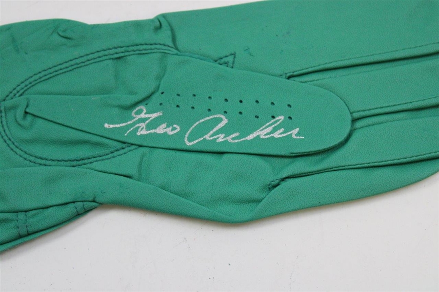 Snead, Keiser, Archer & Five (5) other Masters Champions Signed Golf Gloves JSA ALOA