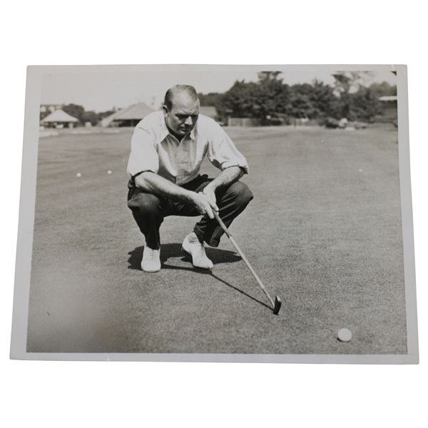 1936 Jess Sweetser US Amateur Photo Lining Up A Putt