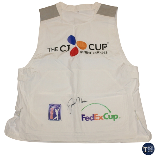 Justin Thomas Signed Official PGA Tour The CJ Cup Nine Bridges Caddy Bib - WGHoF Collection JSA ALOA